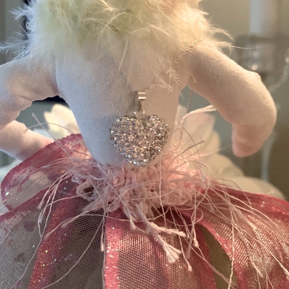 Swarovski bubble heart pendant with delicate sterling silver 16 inch chain - Picture 3 of 7